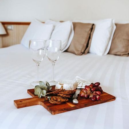Astor Inn Wagga Wagga Buitenkant foto
