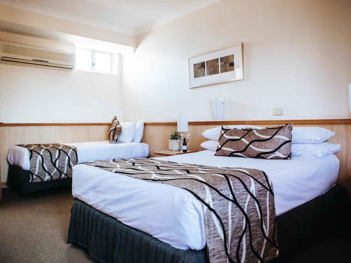 Astor Inn Wagga Wagga Buitenkant foto